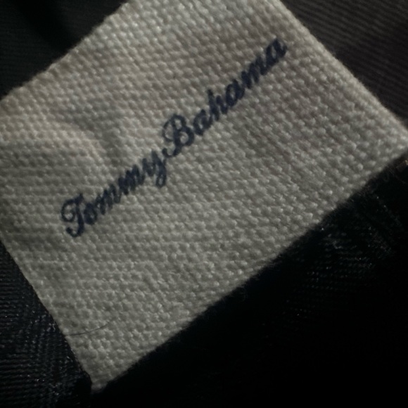 Tommy Bahama EL Roble Distressed Black Leather Studded Slim Crossbody 10x10x1.25 - Picture 7 of 11